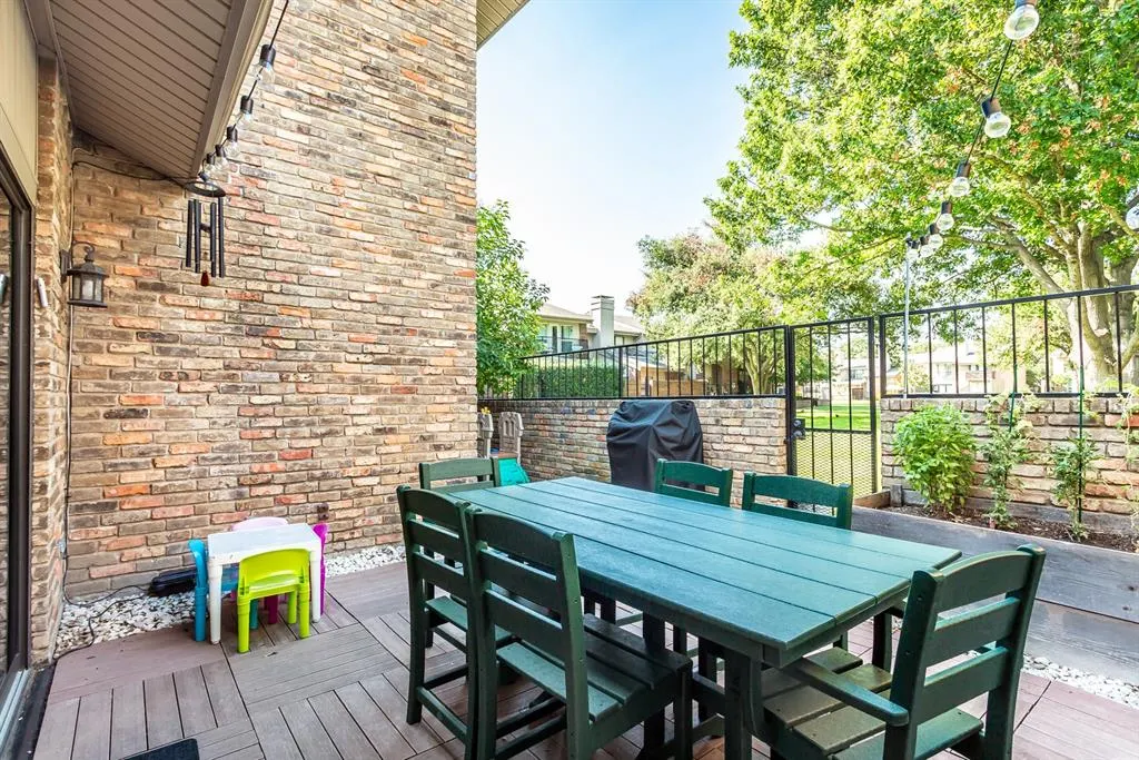 12384 Montego Plaza