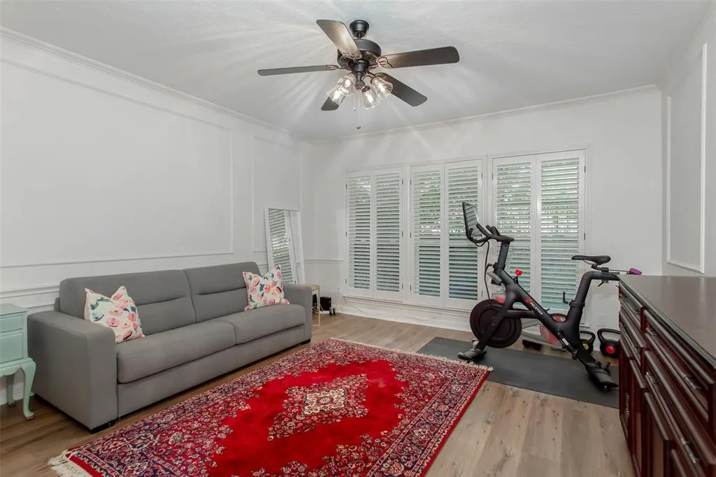 12384 Montego Plaza