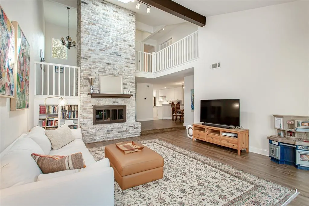 12384 Montego Plaza