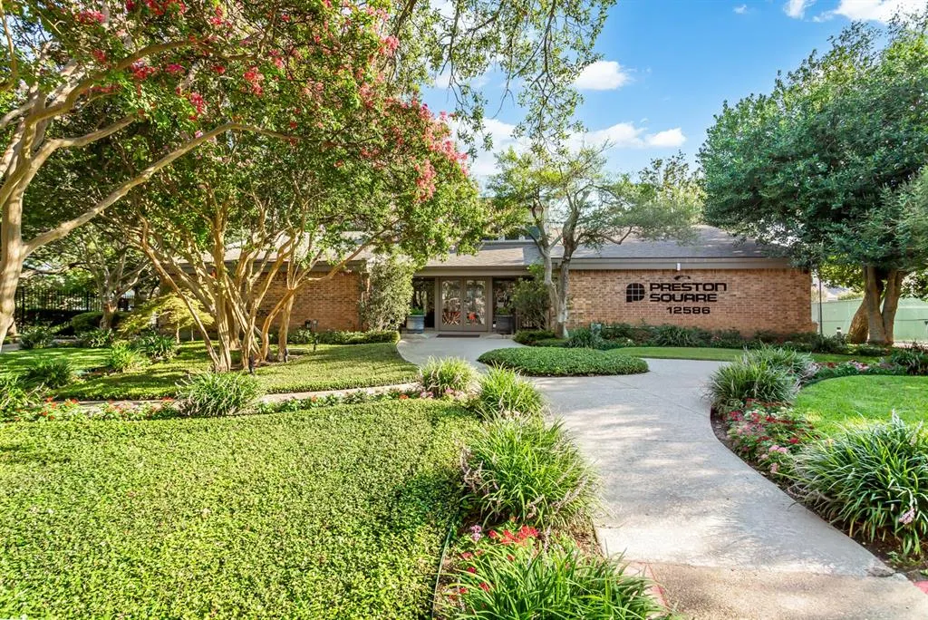 12384 Montego Plaza
