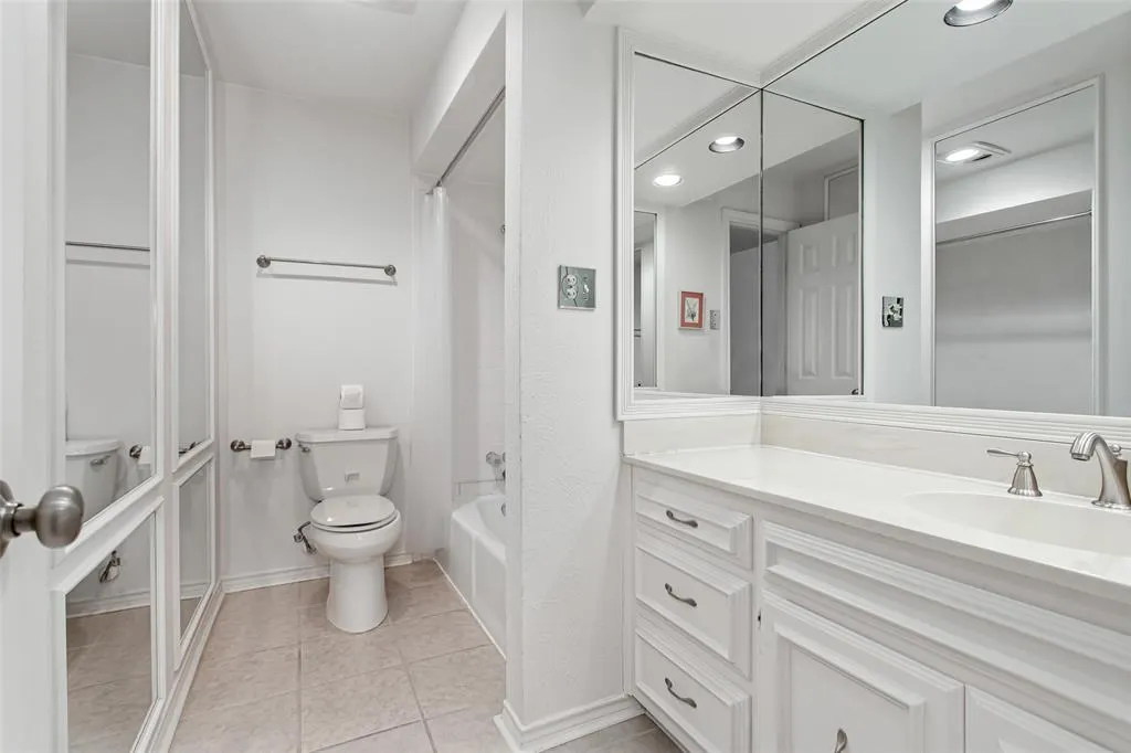 12384 Montego Plaza