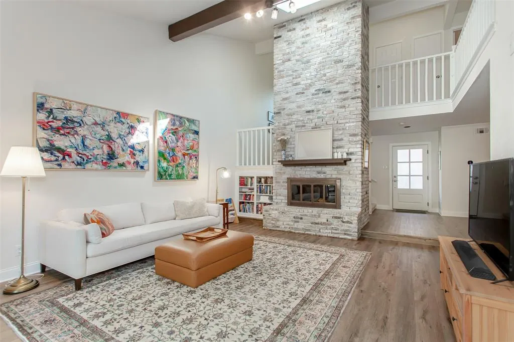 12384 Montego Plaza