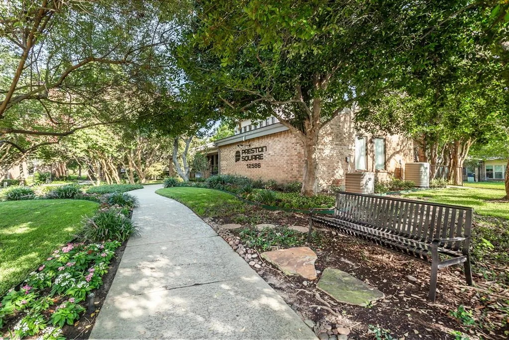 12384 Montego Plaza