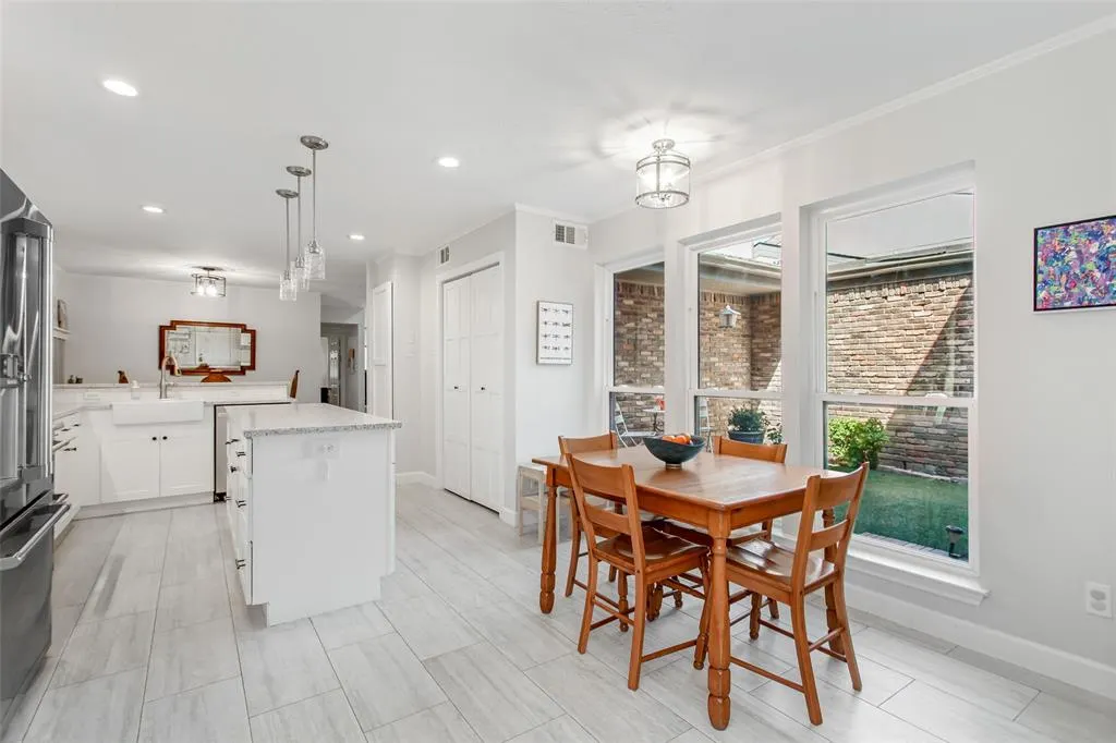 12384 Montego Plaza