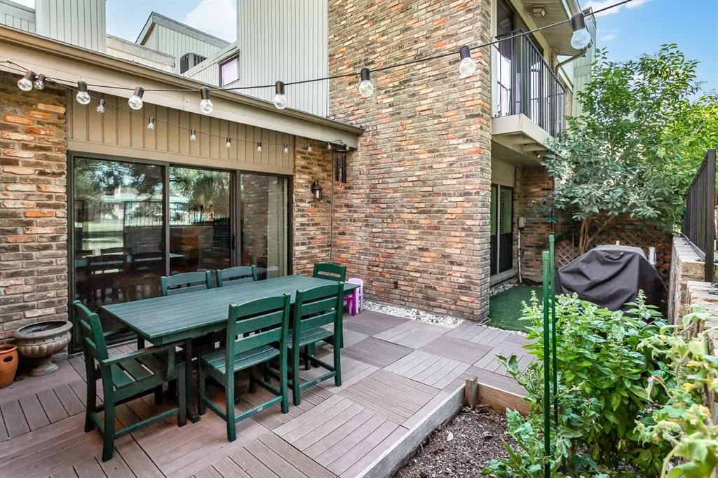 12384 Montego Plaza