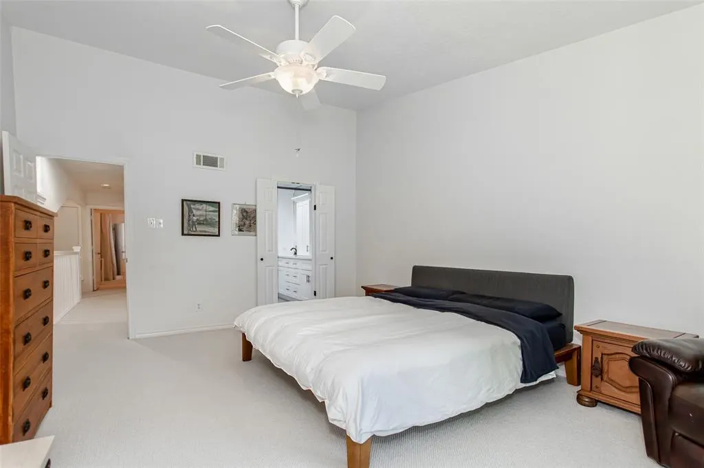 12384 Montego Plaza