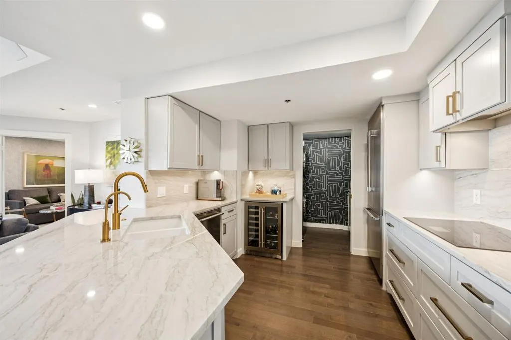 5909 Luther Lane, #2107