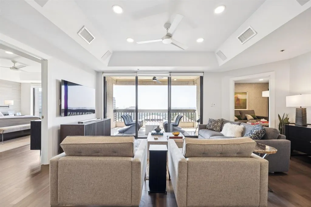 5909 Luther Lane, #2107