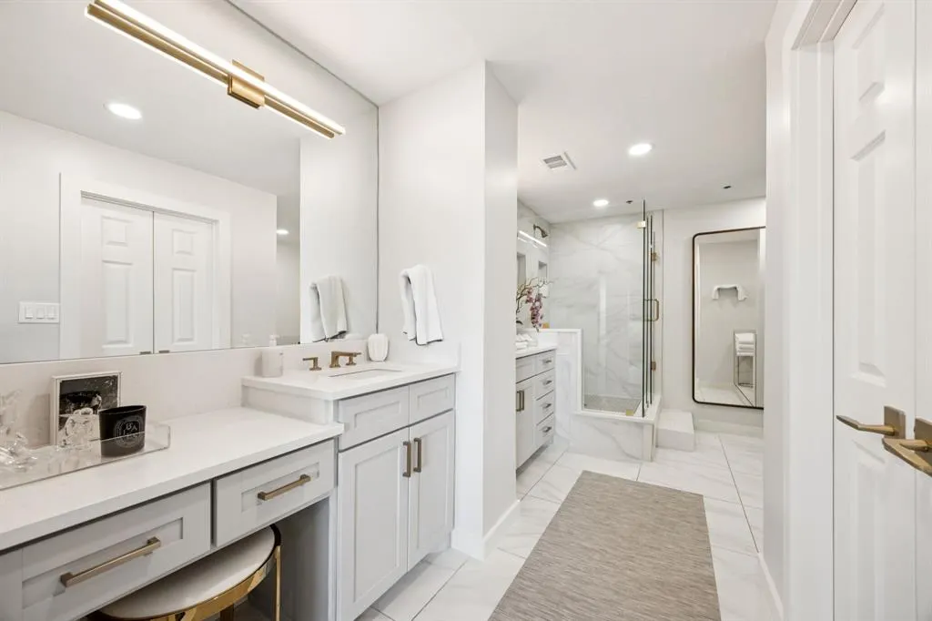 5909 Luther Lane, #2107