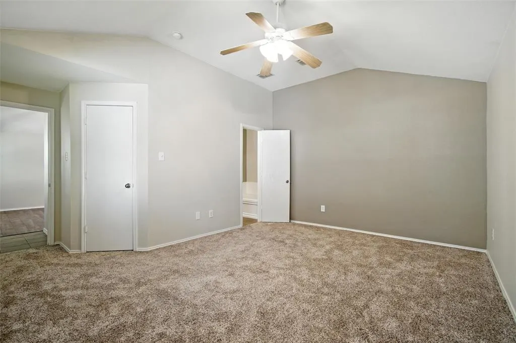 1109 Oak Hollow Lane