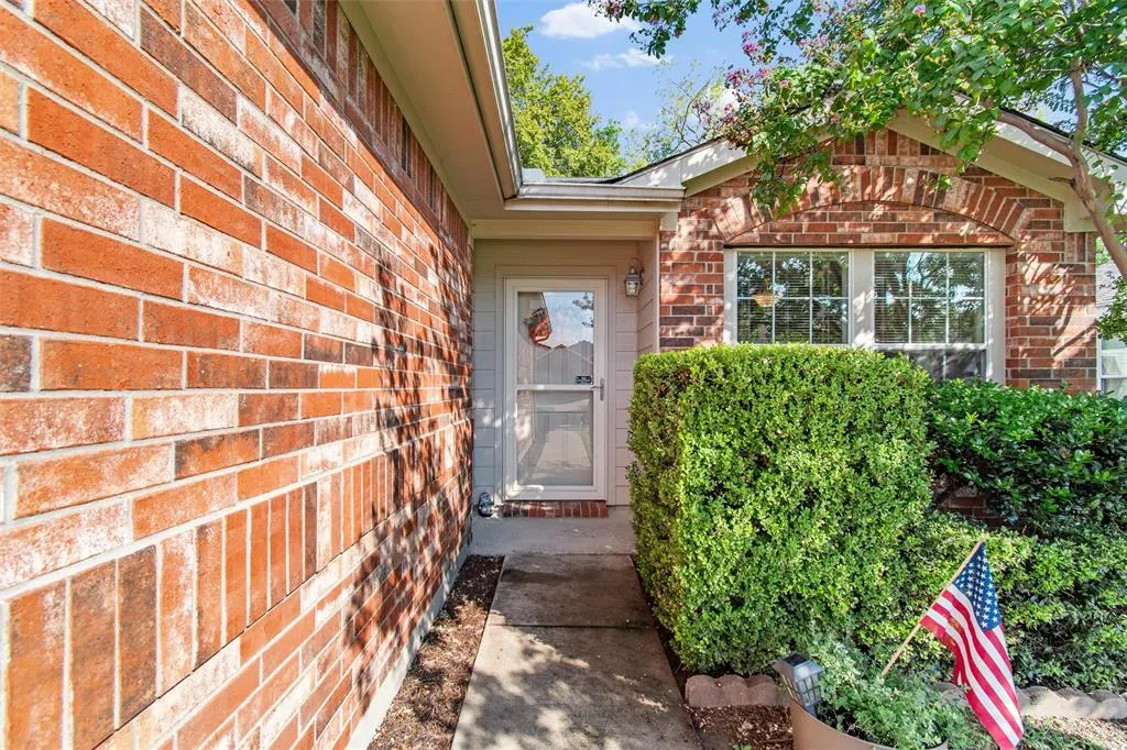 1109 Oak Hollow Lane