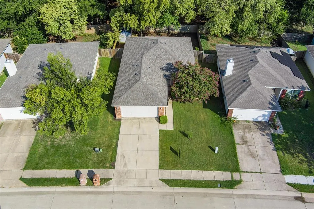 1109 Oak Hollow Lane