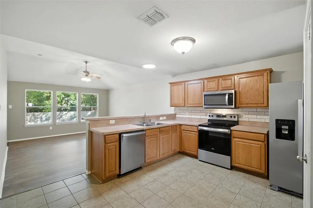 1109 Oak Hollow Lane