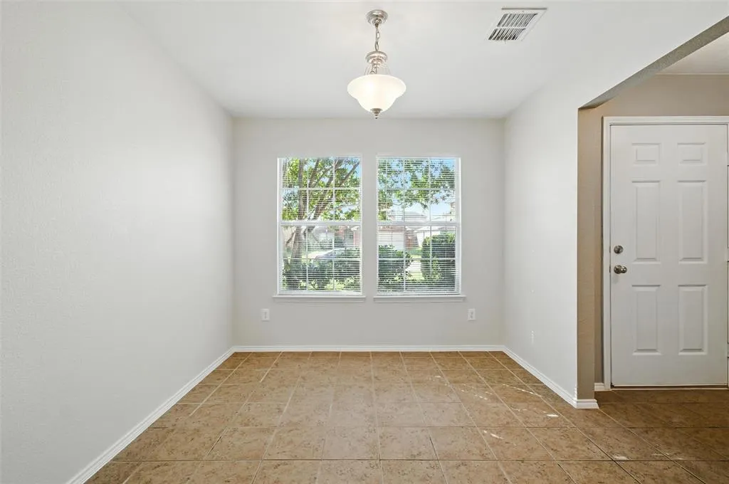 1109 Oak Hollow Lane
