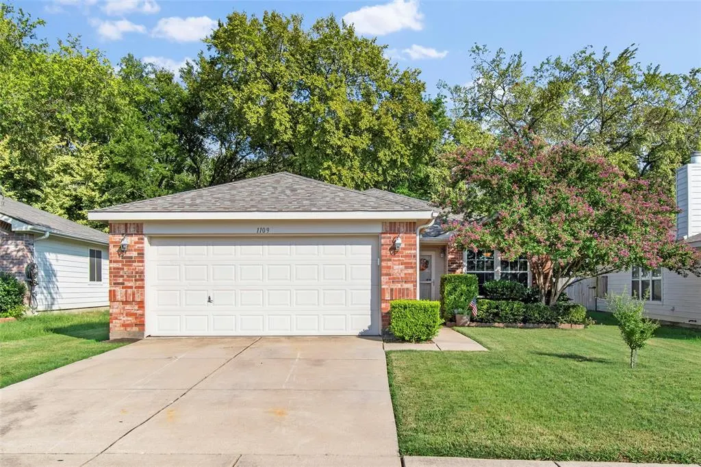 1109 Oak Hollow Lane