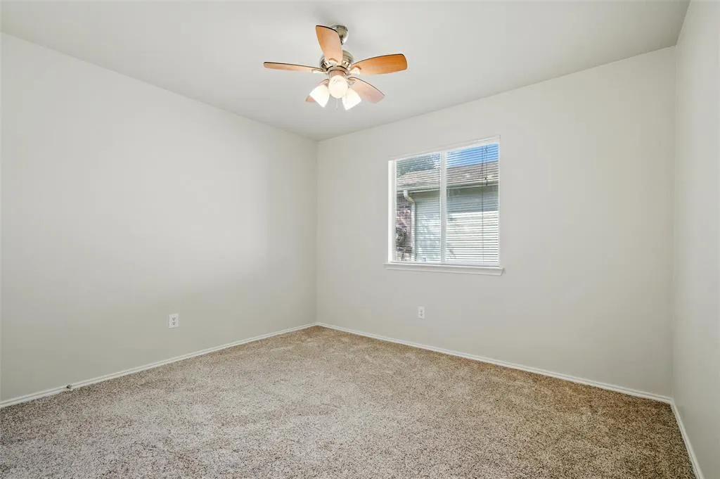 1109 Oak Hollow Lane