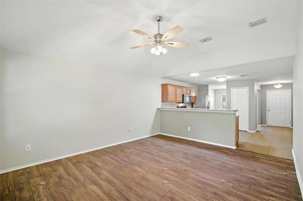 1109 Oak Hollow Lane