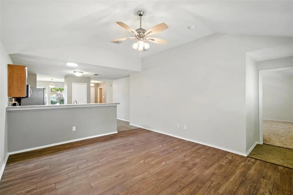 1109 Oak Hollow Lane