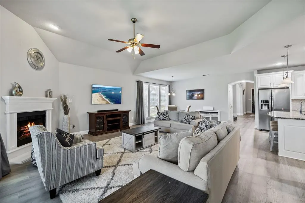 9916 Bitterroot Drive