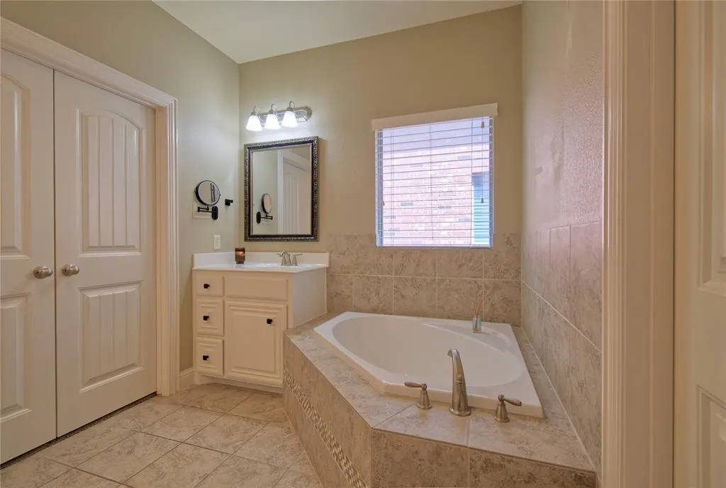 4105 Pecan Bend Lane