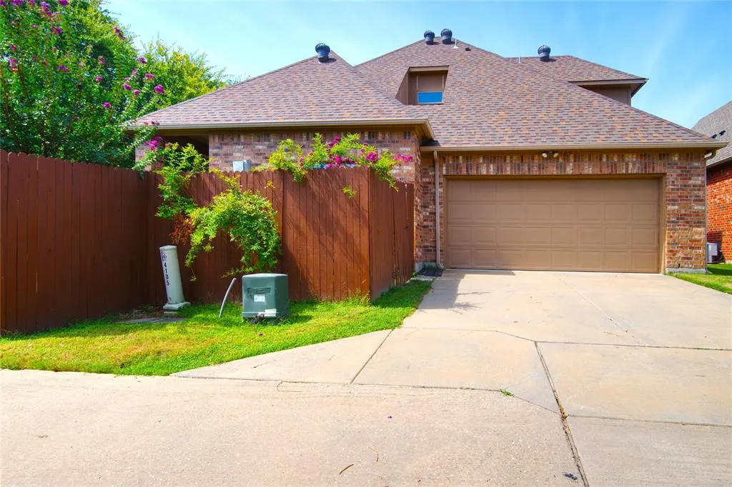 4105 Pecan Bend Lane
