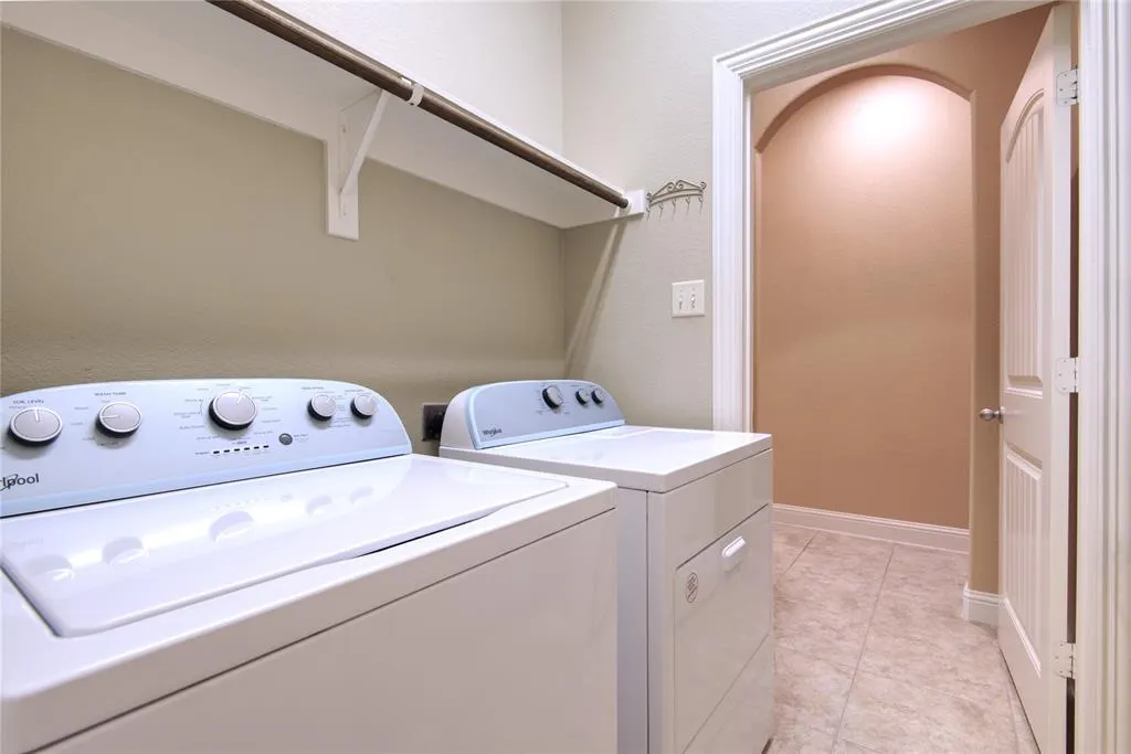 4105 Pecan Bend Lane