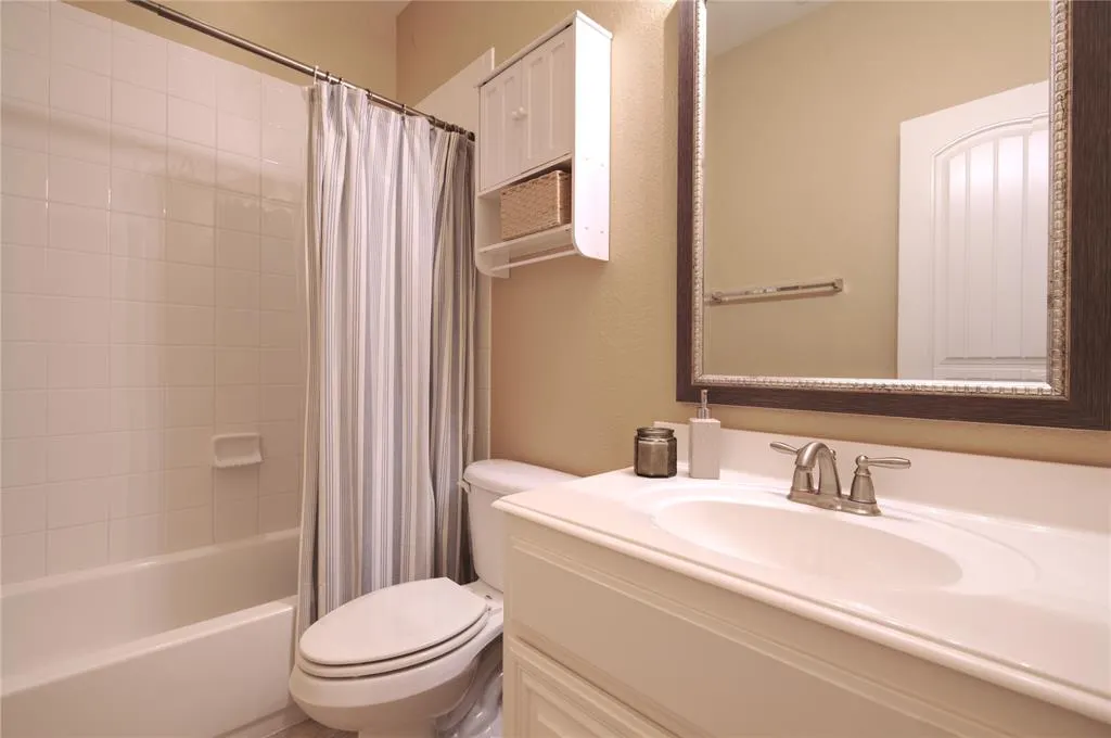 4105 Pecan Bend Lane
