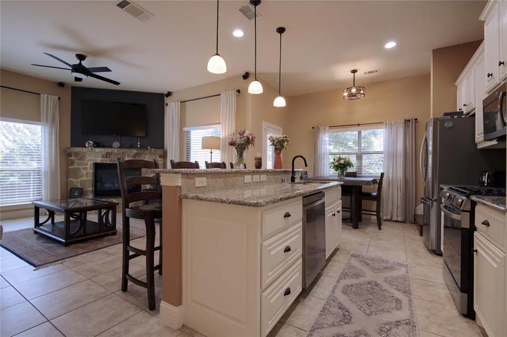 4105 Pecan Bend Lane