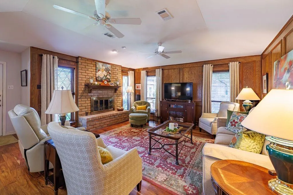 428 Tall Oaks Lane