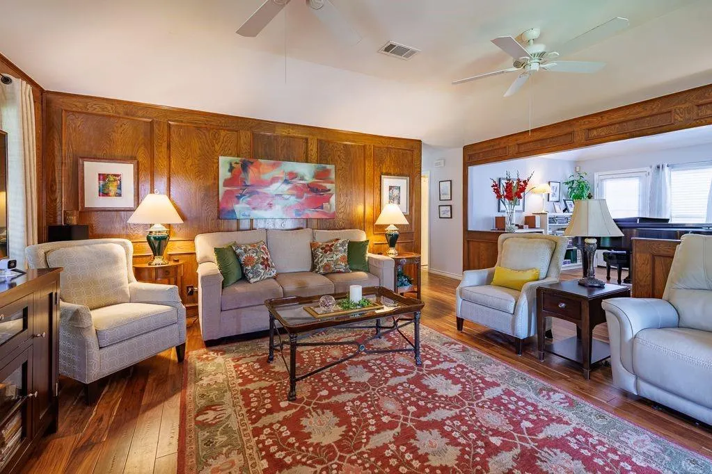 428 Tall Oaks Lane