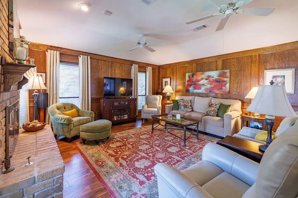 428 Tall Oaks Lane