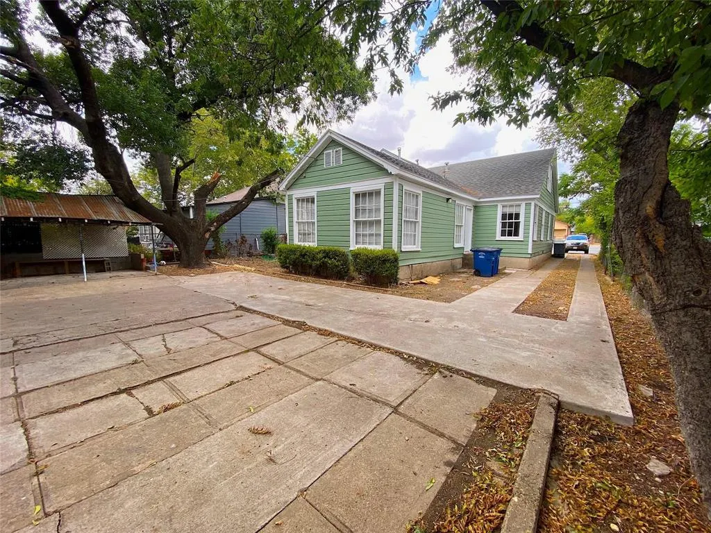 710 W 12th Street
