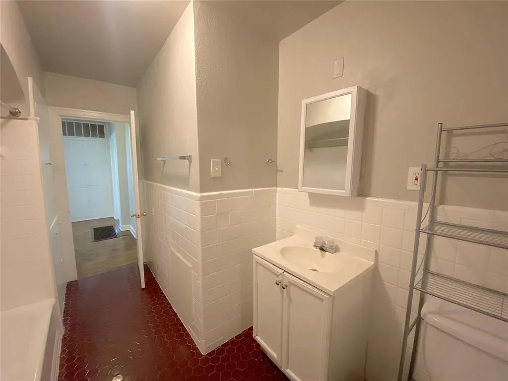 710 W 12th Street