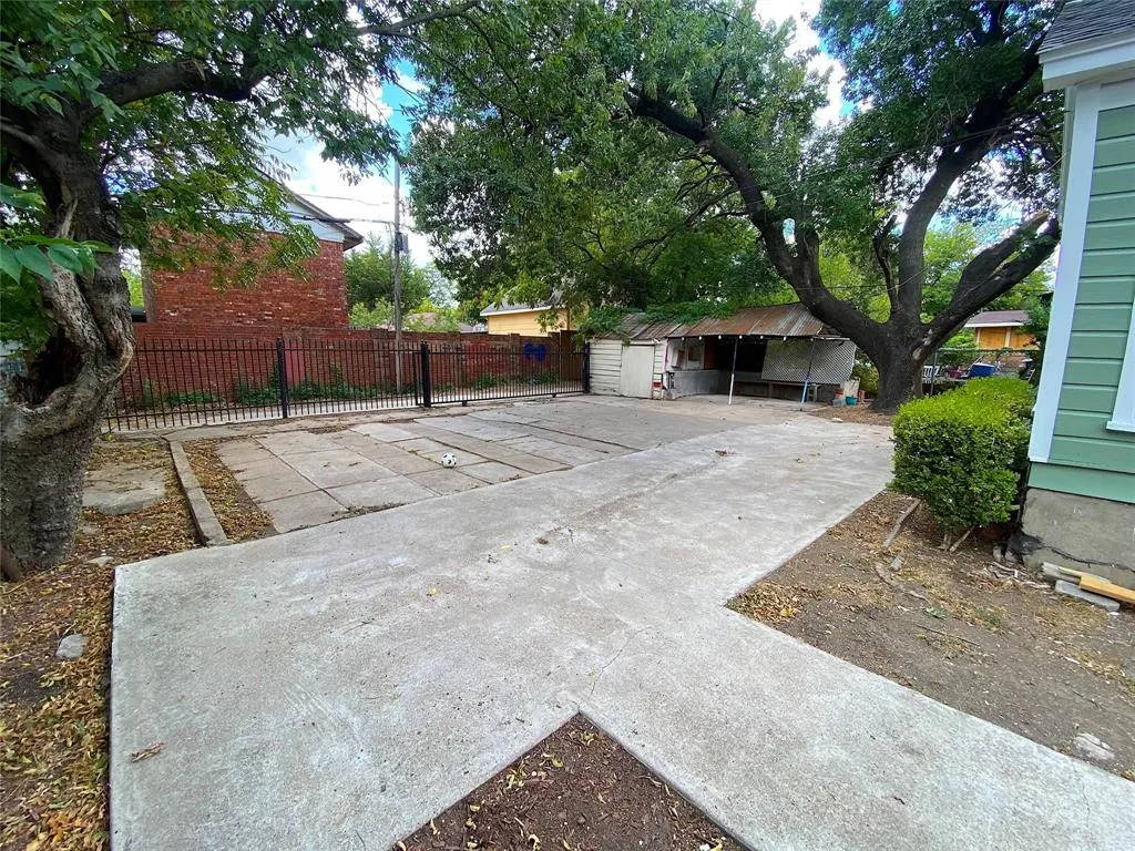 710 W 12th Street