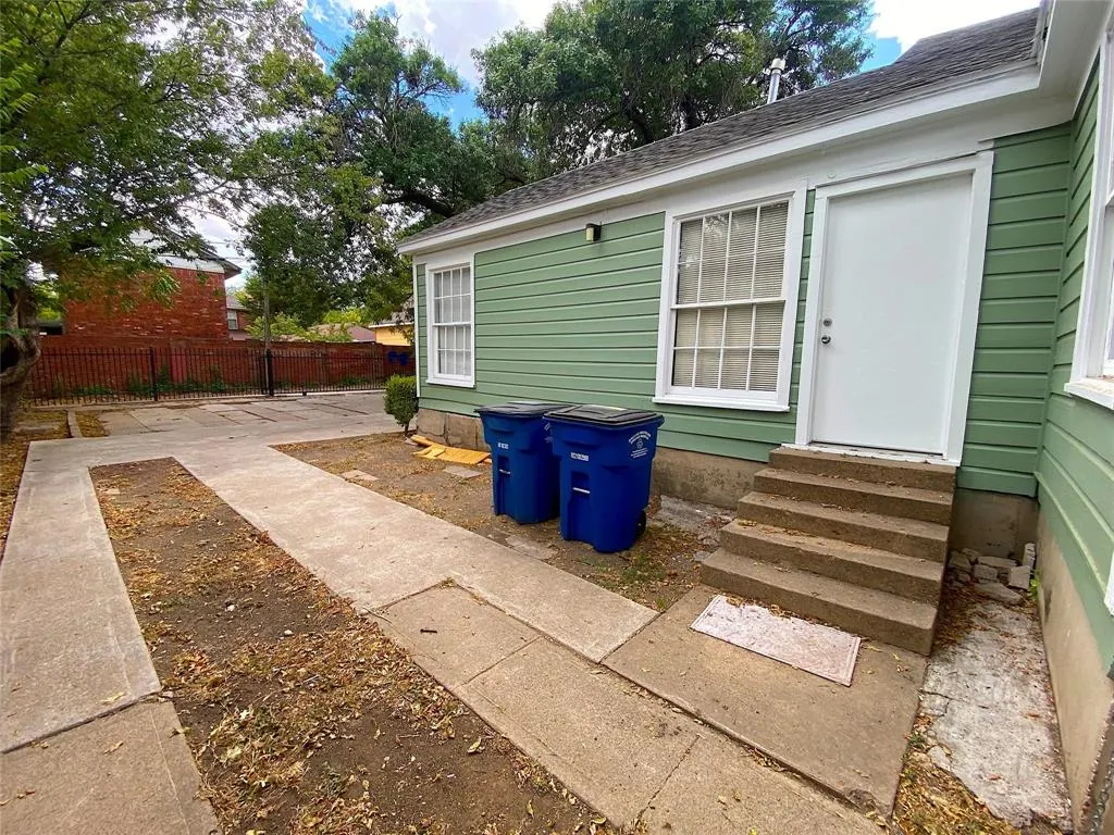 710 W 12th Street