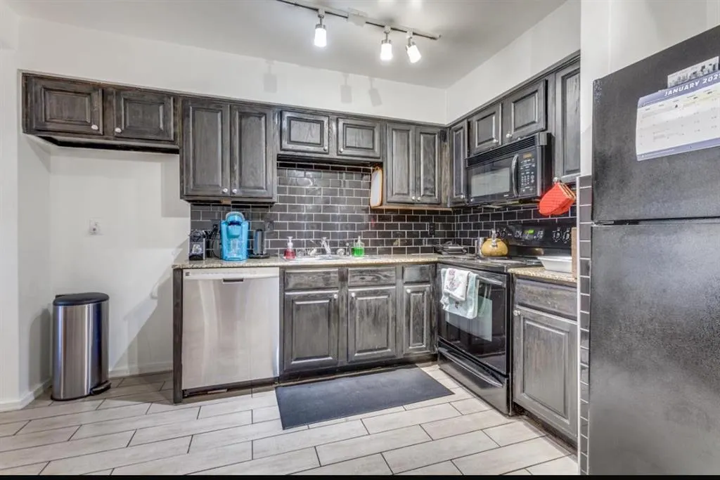 5300 Keller Springs Road, #1027