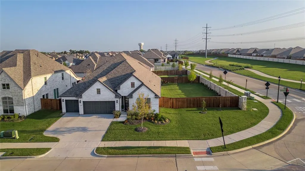 2309 Red Tailed Hawk Lane