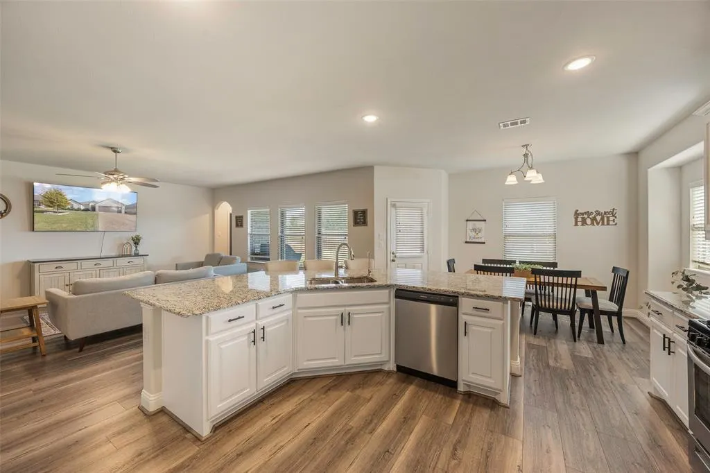 2813 Diamondback Drive