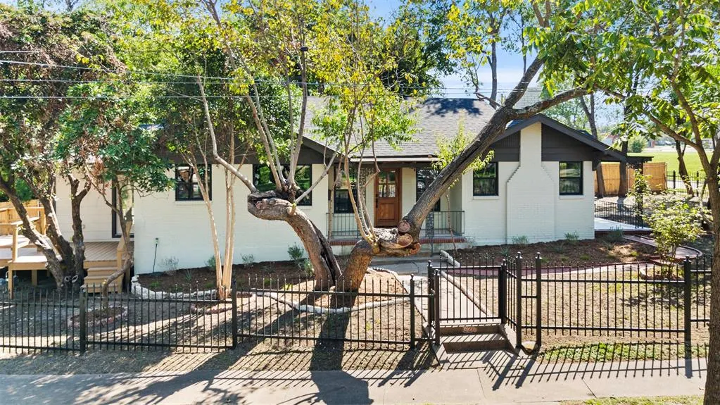 624 N Vernon Avenue