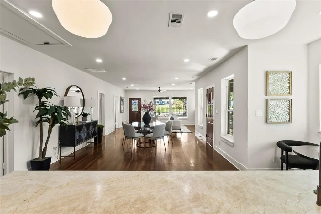 624 N Vernon Avenue