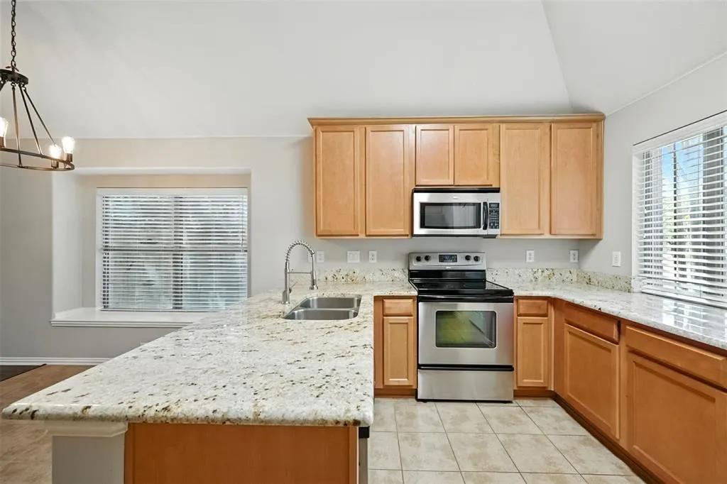 2217 Kingsdale Court