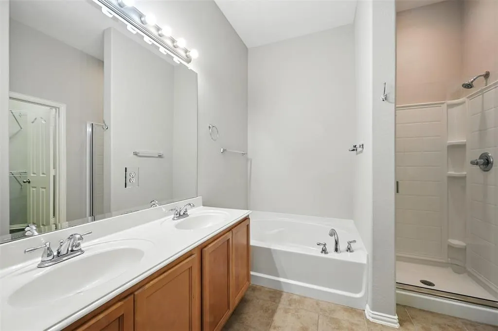 2217 Kingsdale Court