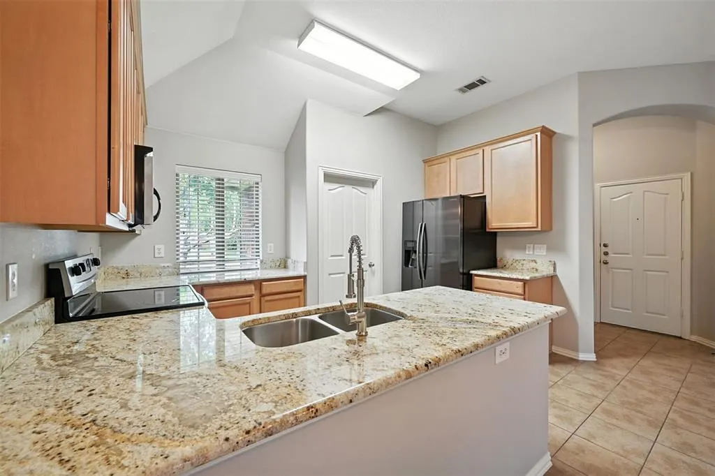 2217 Kingsdale Court