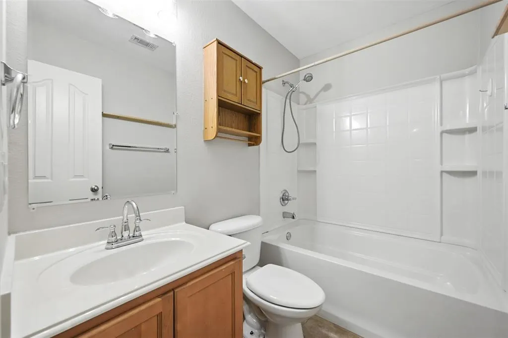 2217 Kingsdale Court