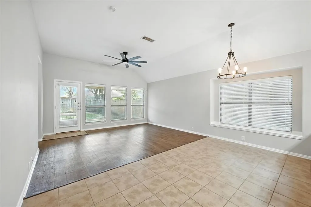 2217 Kingsdale Court
