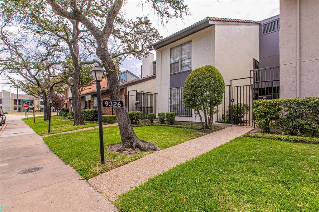 9326 Emberglow Lane