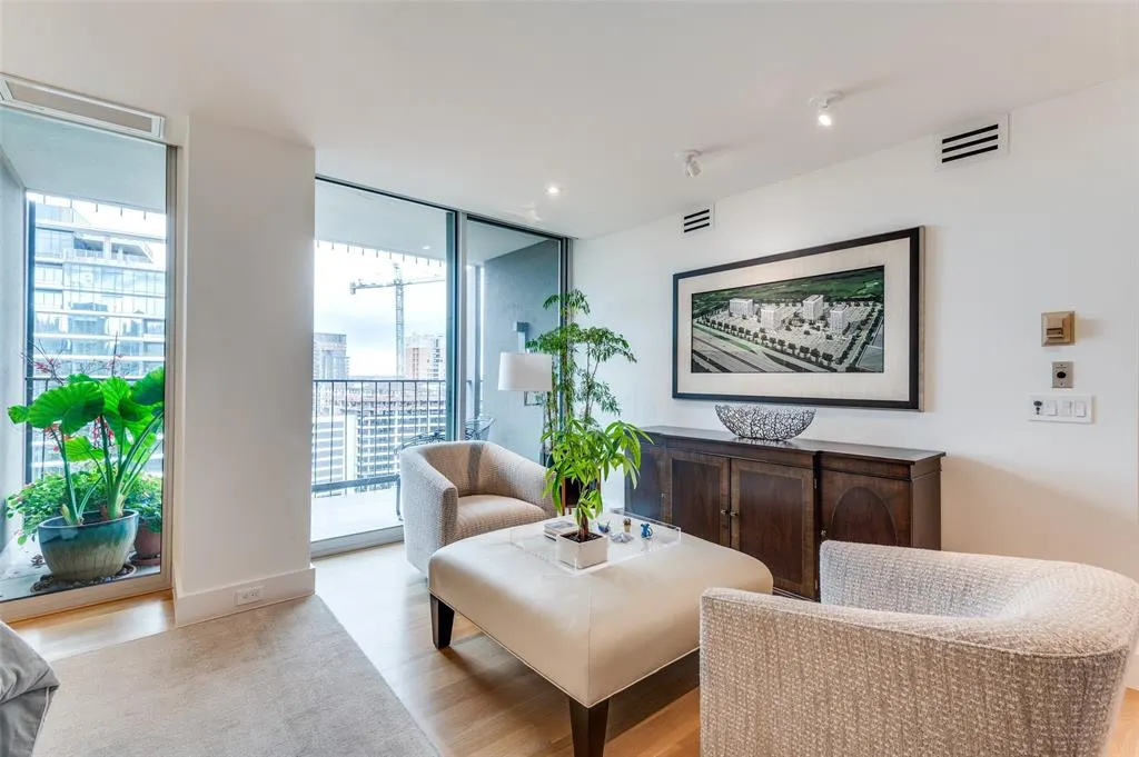 3310 Fairmount Street, #P2B