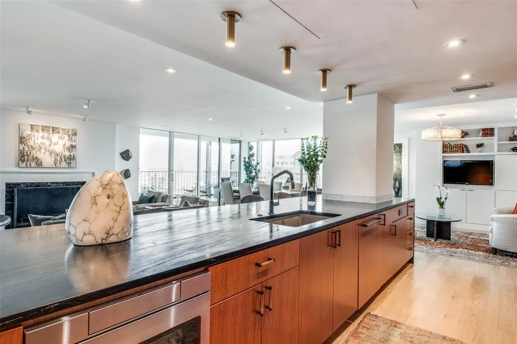 3310 Fairmount Street, #P2B
