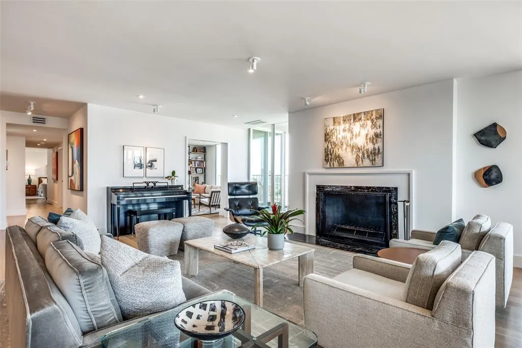 3310 Fairmount Street, #P2B