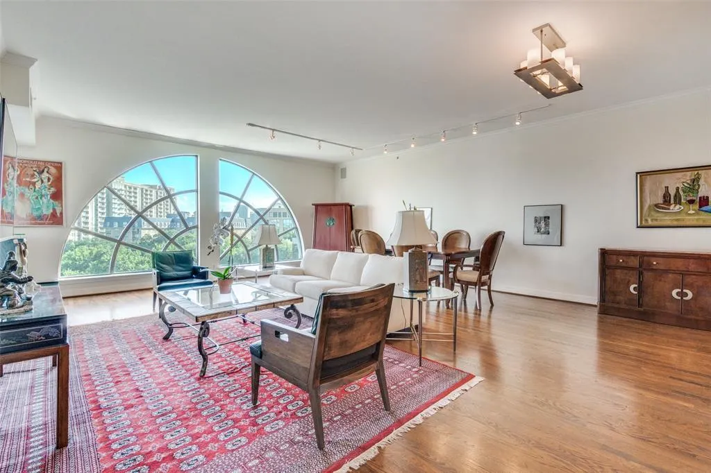 3401 Lee Parkway, #605